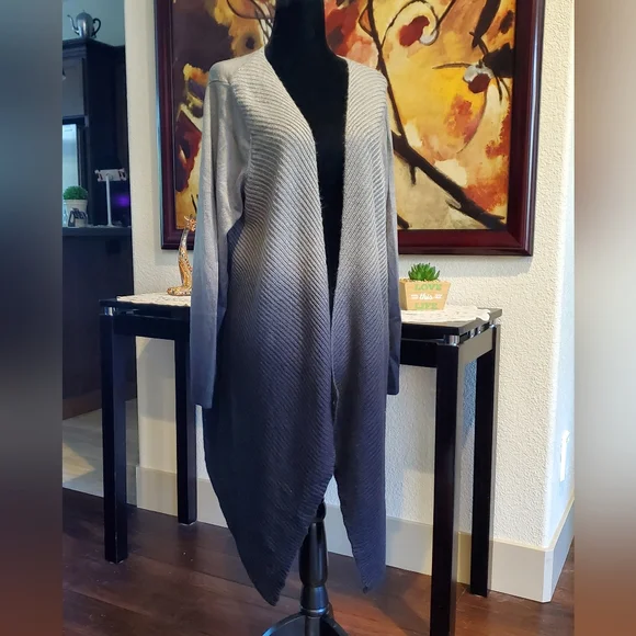 Gray and black ombre cardigan - Picture 2 of 12